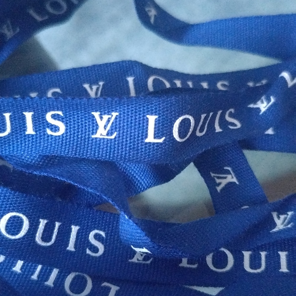 LOUIS VUITTON Ribbon - Picture 2 of 2